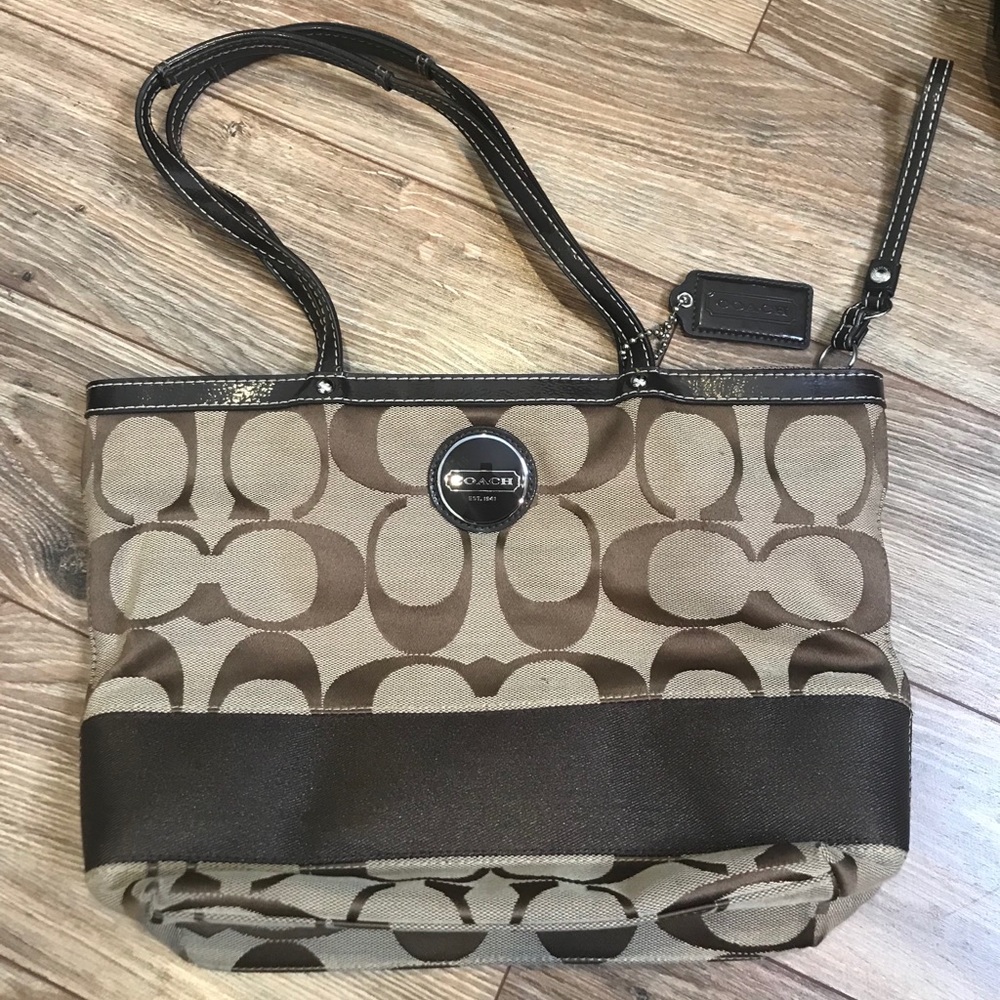 COACH signature shoulder bag (hold for @robin862)